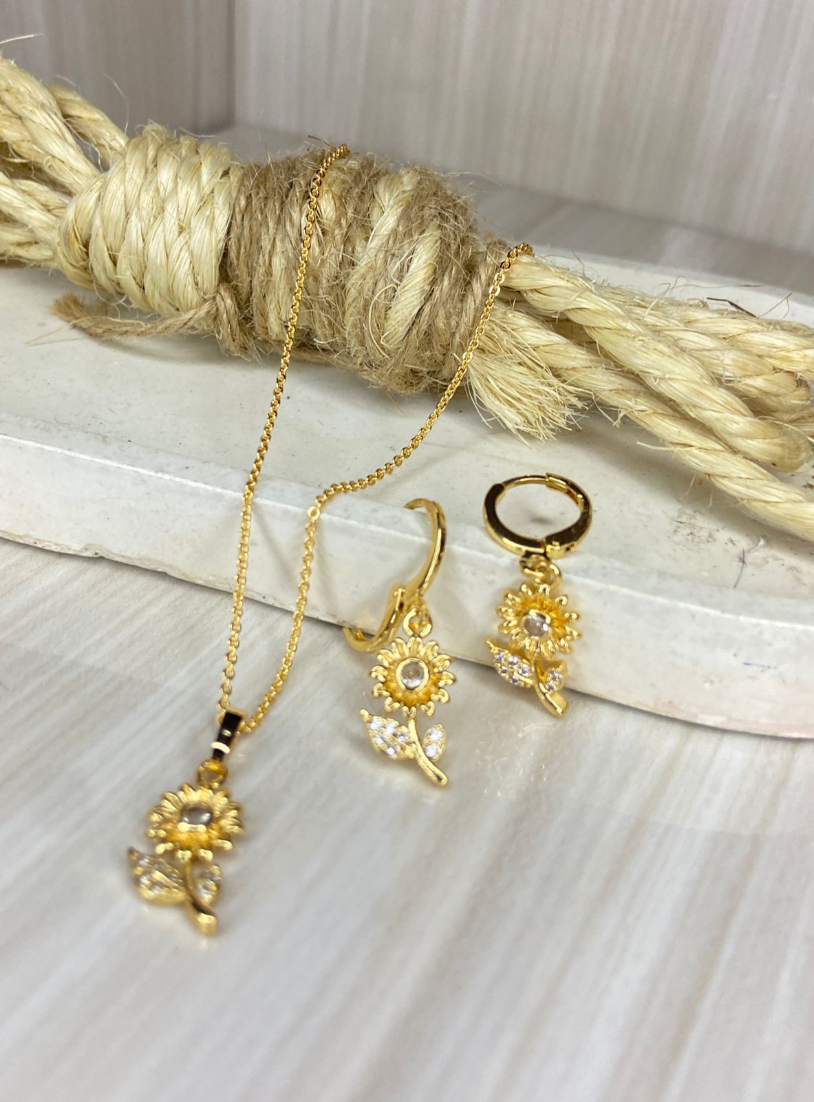 Set (collar + arete) girasol